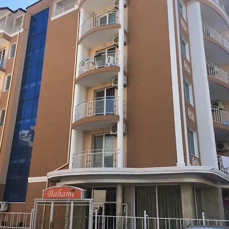 Апартамент Bratanov Bahami *