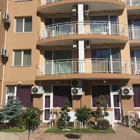Bratanov Bahami * Sunny Beach